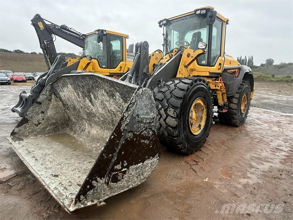 Volvo L110H لوادر بعجل