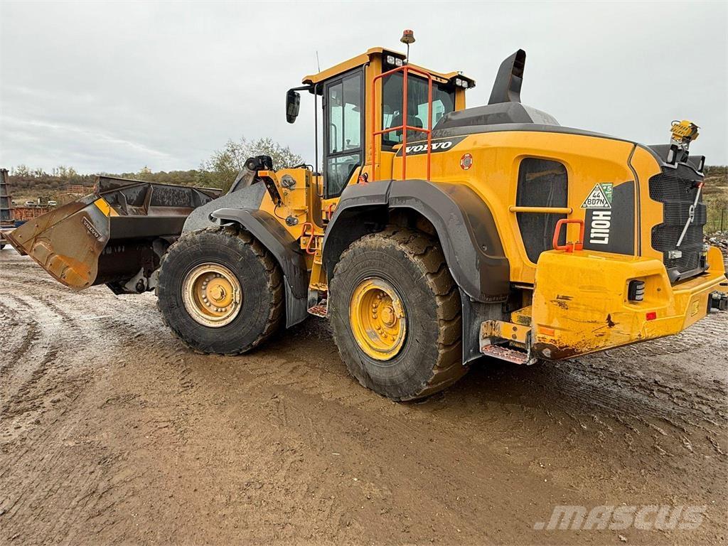 Volvo L110H لوادر بعجل