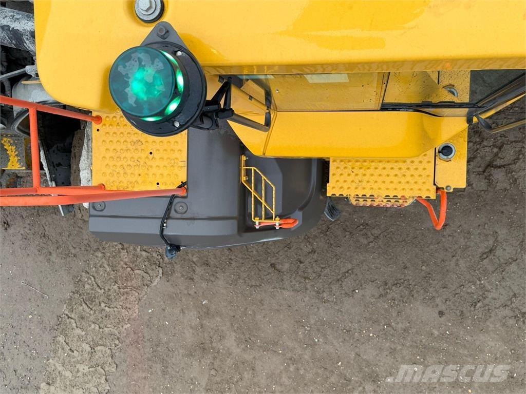 Volvo L110H لوادر بعجل