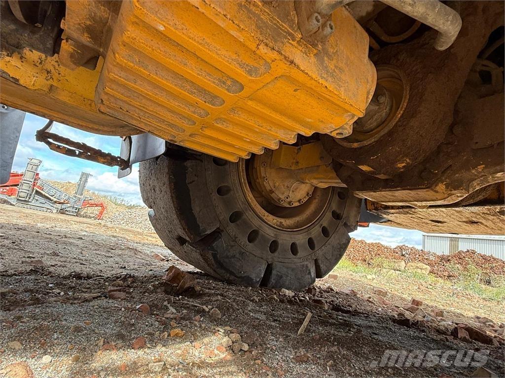 Volvo L120H لوادر بعجل