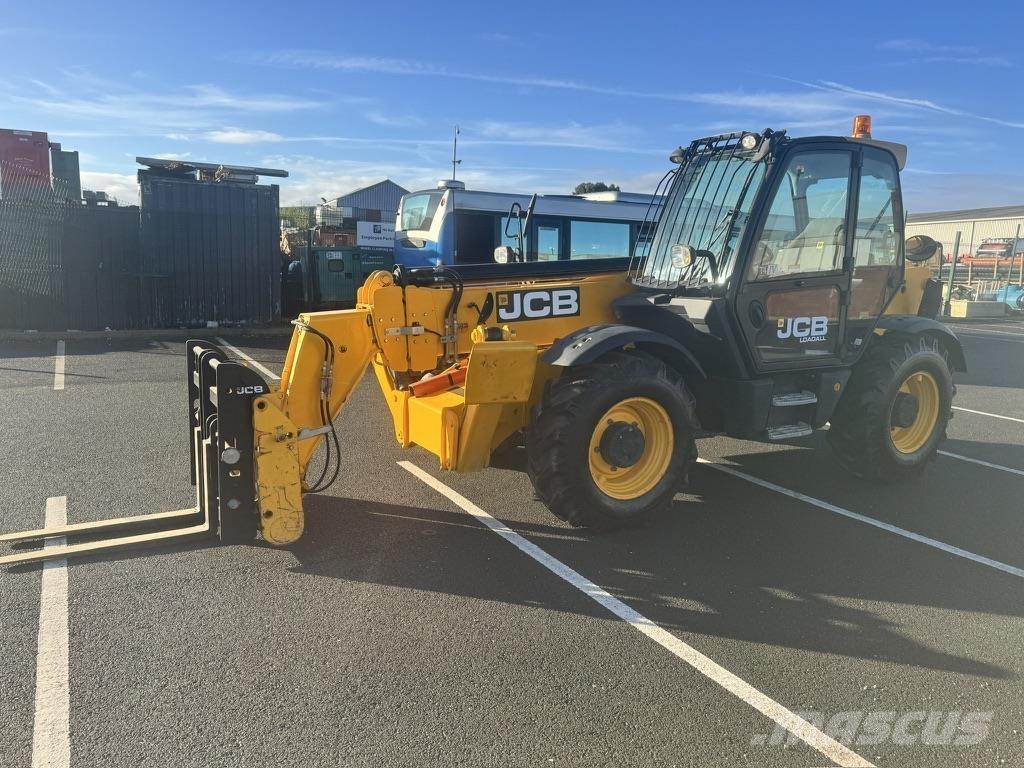 JCB  مناولات متداخلة