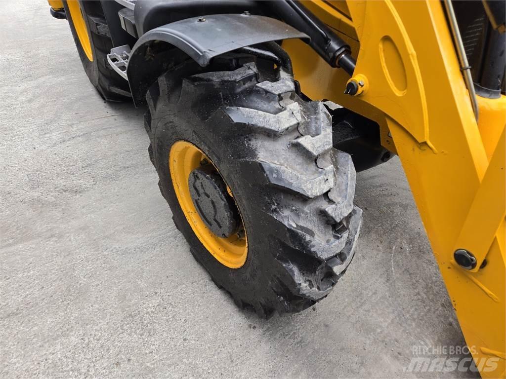 JCB 3CX لوادر ذات جرافات عكسية