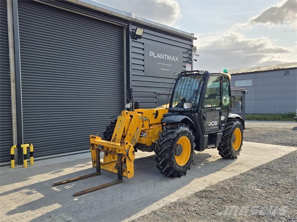 JCB 531-70 مناولات متداخلة
