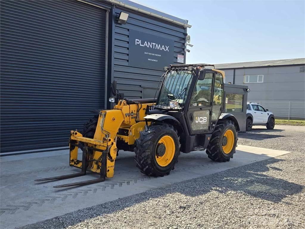 JCB 535-95 مناولات متداخلة