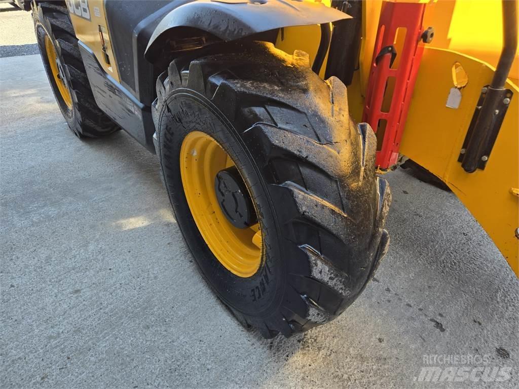 JCB 540-200 مناولات متداخلة