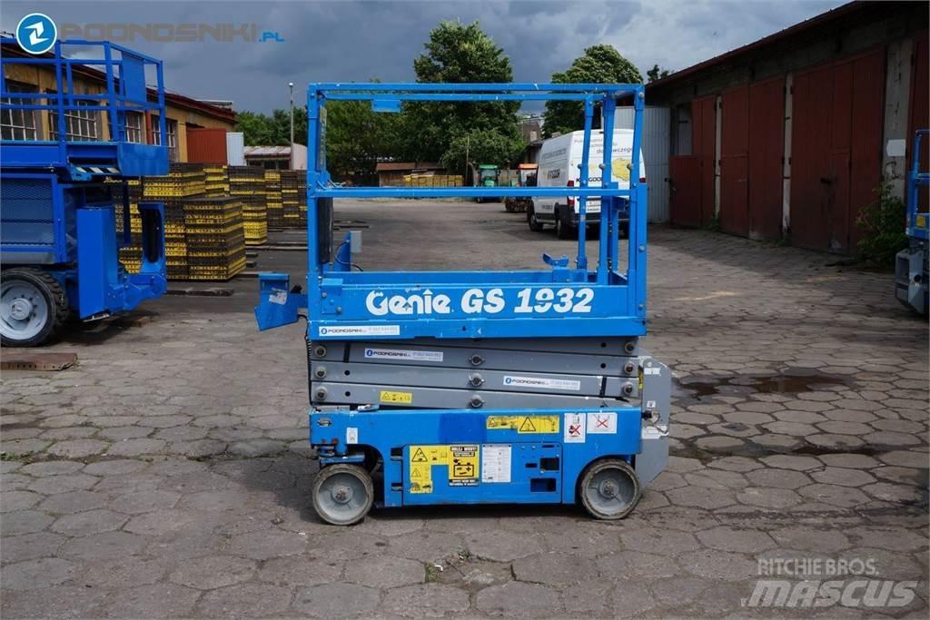 Genie 1932 رافعات مقصية الشكل