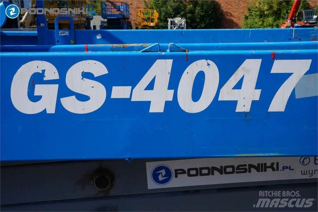 Genie 4047 رافعات مقصية الشكل