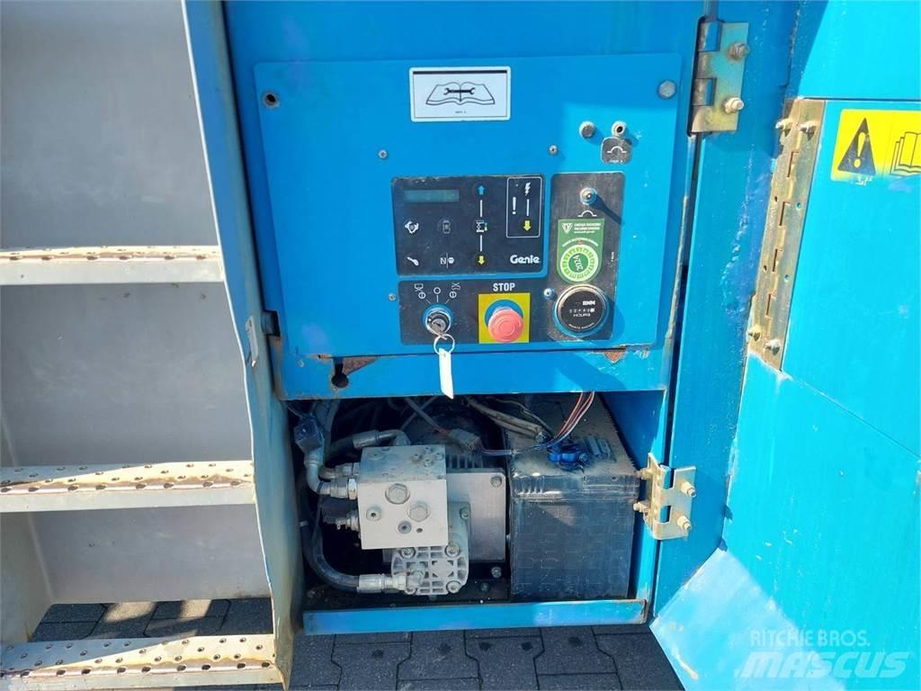 Genie GS-3390 رافعات مقصية الشكل
