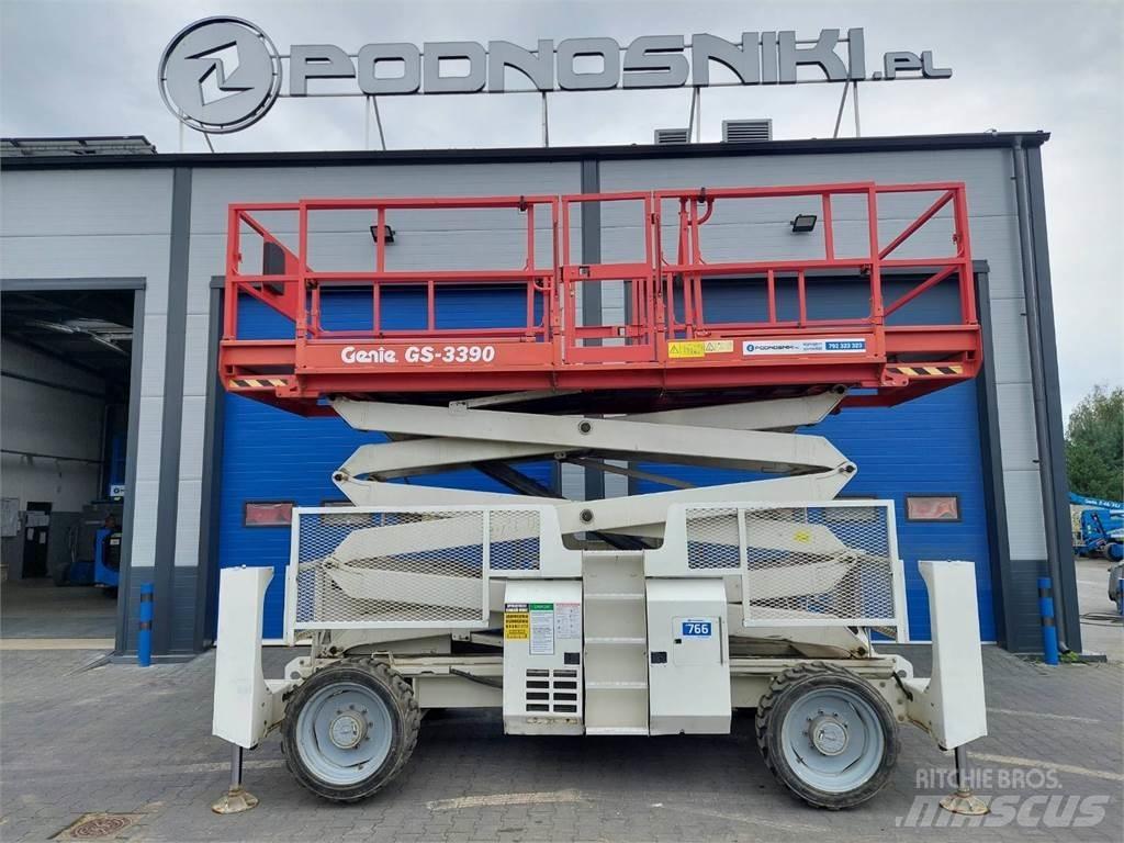 Genie GS-3390 رافعات مقصية الشكل