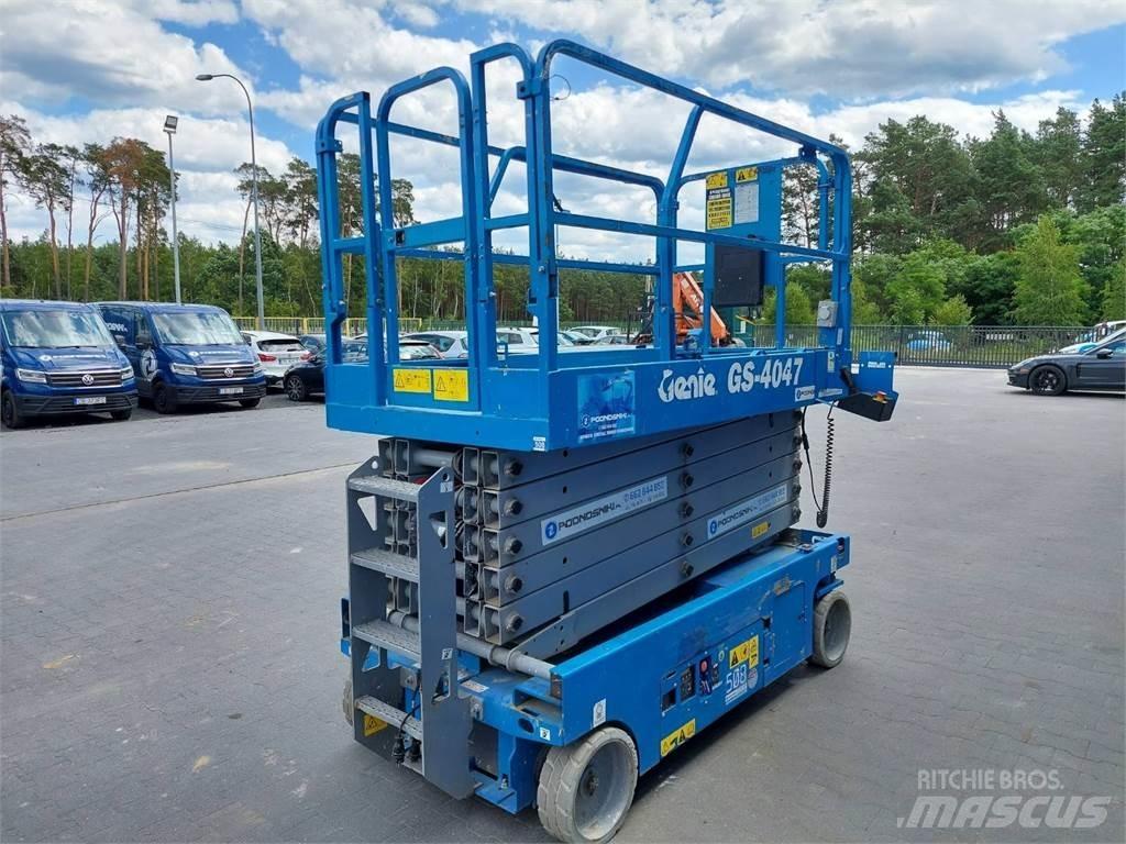 Genie GS-4047 رافعات مقصية الشكل