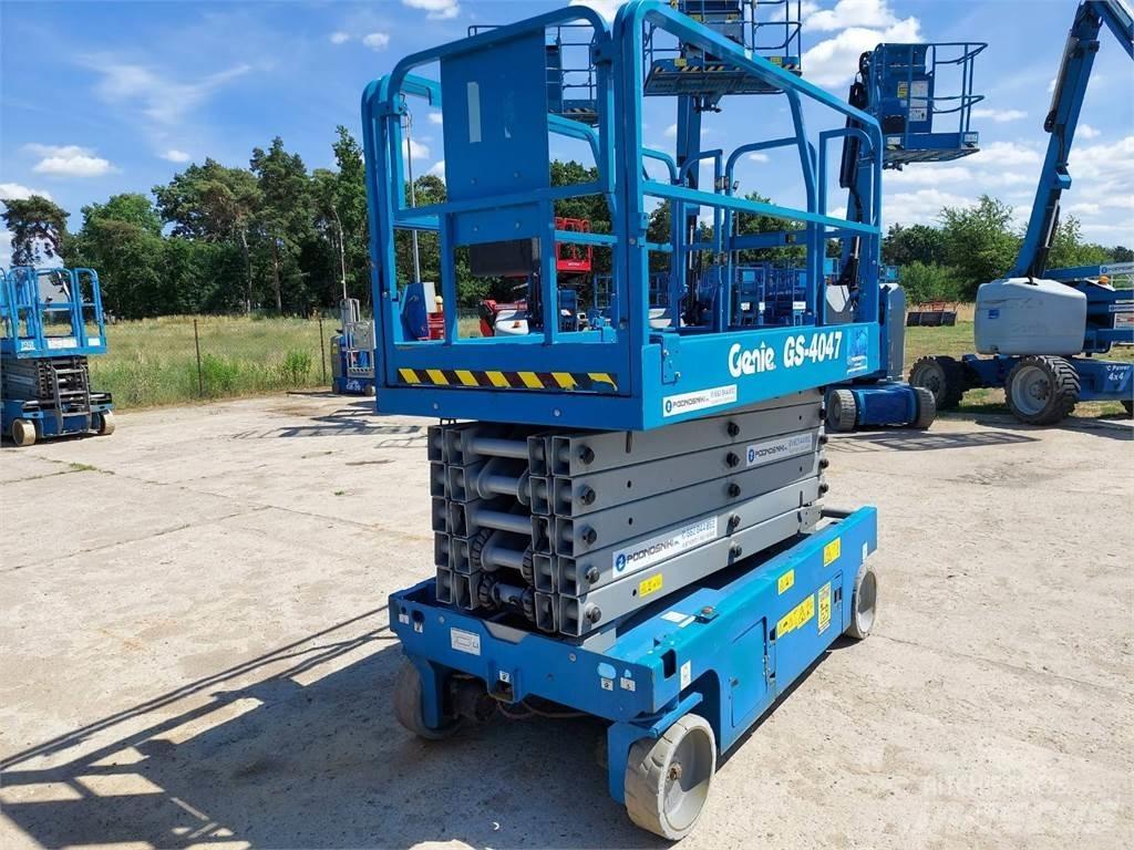 Genie GS-4047 رافعات مقصية الشكل