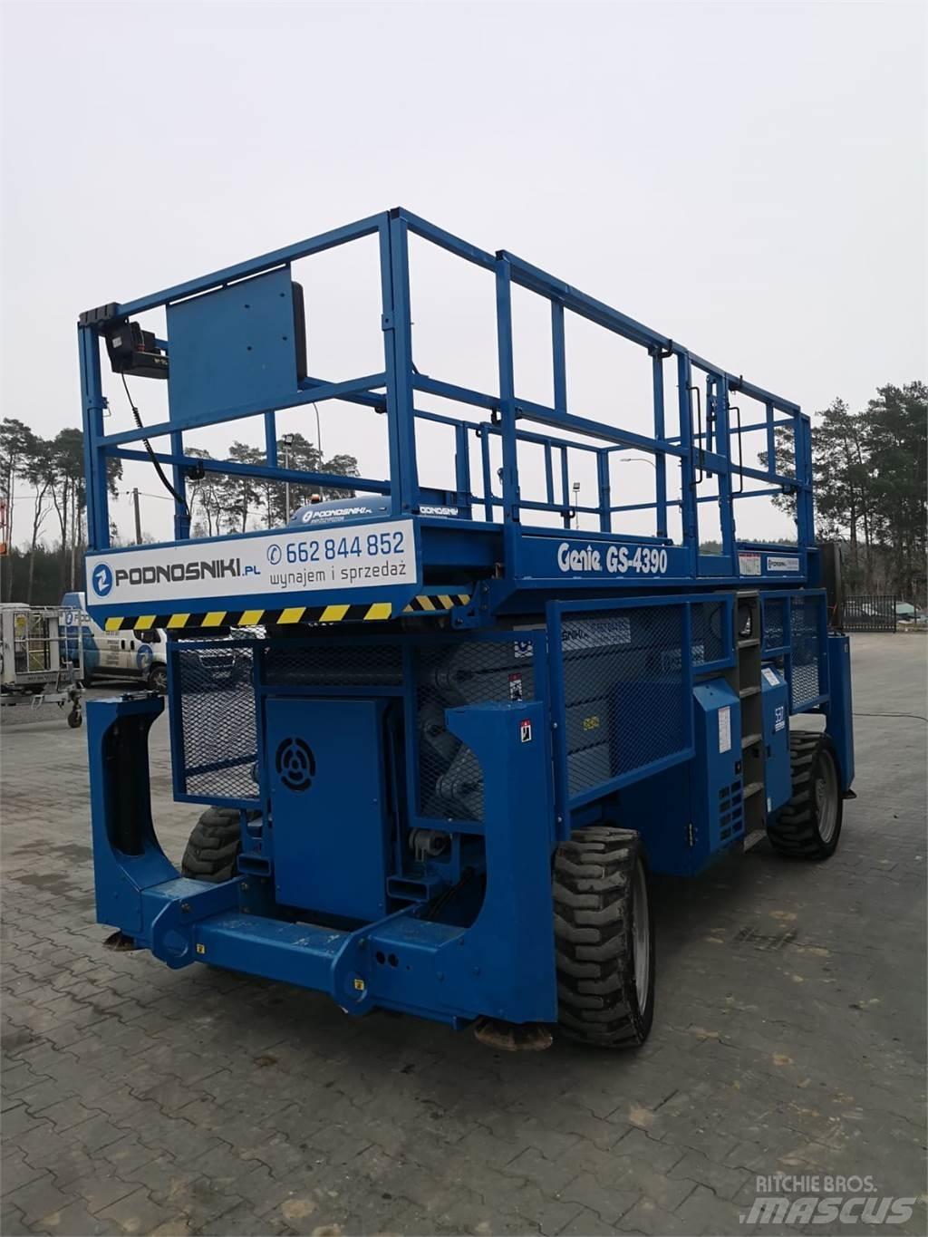 Genie GS-4390 رافعات مقصية الشكل