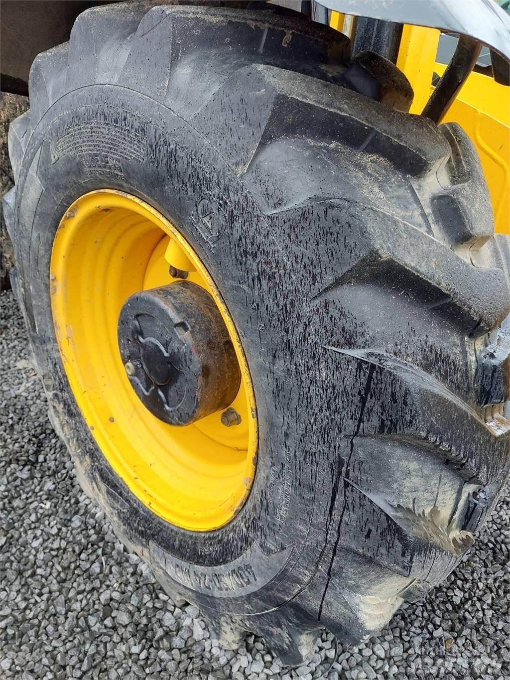 JCB 535-140 مناولات متداخلة