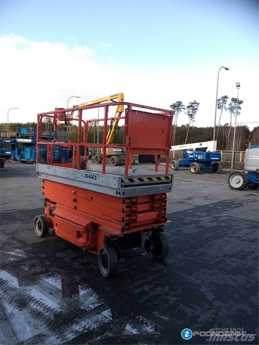 JLG 2646ES رافعات مقصية الشكل