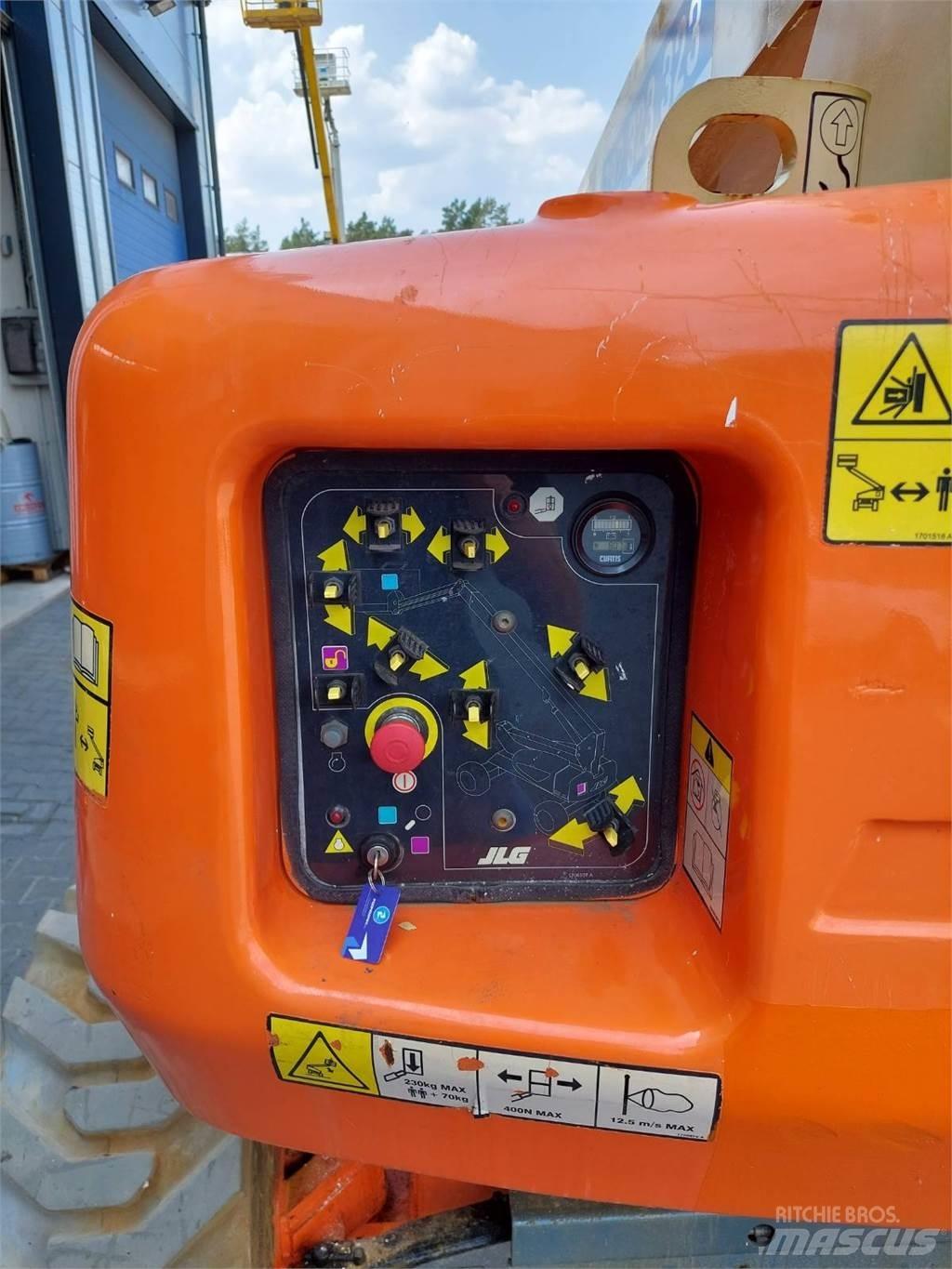 JLG M600JP رافعات سلة مفصلية