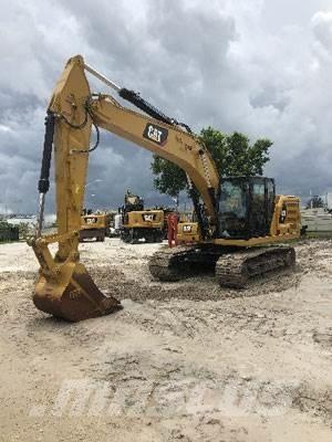 CAT 320 حفارات زحافة
