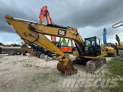 CAT 320 حفارات زحافة
