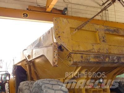 CAT 735 Tailgate مكونات أخرى