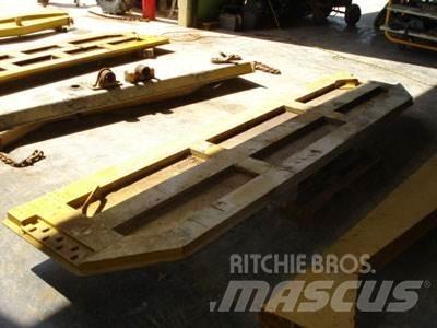 CAT 740 Tailgate مكونات أخرى