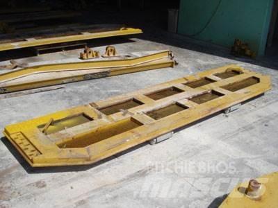 CAT 740 Tailgate مكونات أخرى