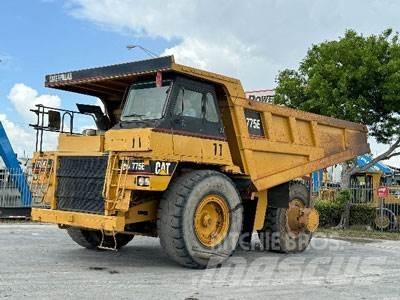 CAT 775E شاحنات المخلفات الصلبة