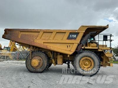 CAT 775E شاحنات المخلفات الصلبة