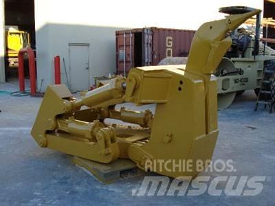 CAT D8T/R/N Ripper, S/S مكونات أخرى