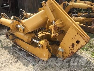 CAT D8T Ripper, S/S مكونات أخرى