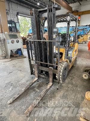 CAT P5000-LP شاحنات ذات رافعات شوكية - أخرى