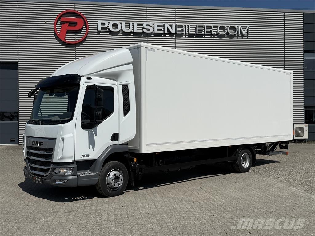 DAF XB 230 m. lift شاحنات ذات هيكل صندوقي
