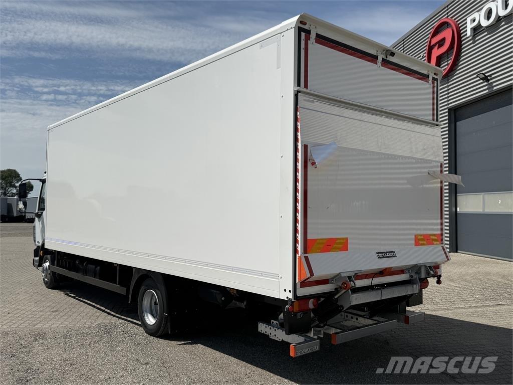 DAF XB 230 m. lift شاحنات ذات هيكل صندوقي