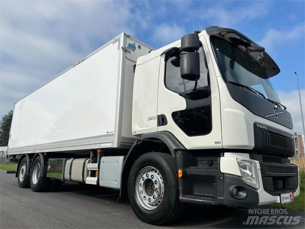 Volvo FE320 6x2*4 شاحنات ذات هيكل صندوقي