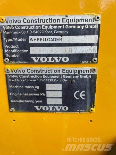 Volvo L 25 F لوادر بعجل