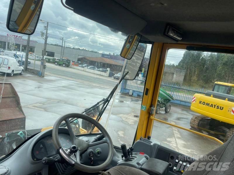 Volvo L 90 E لوادر بعجل