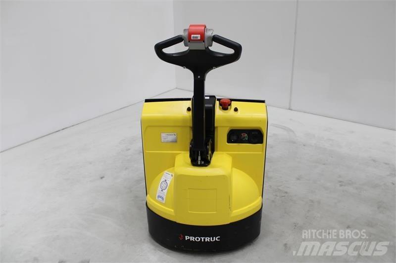 Hyster P1.6 معدات الرفع منخفض المستوى