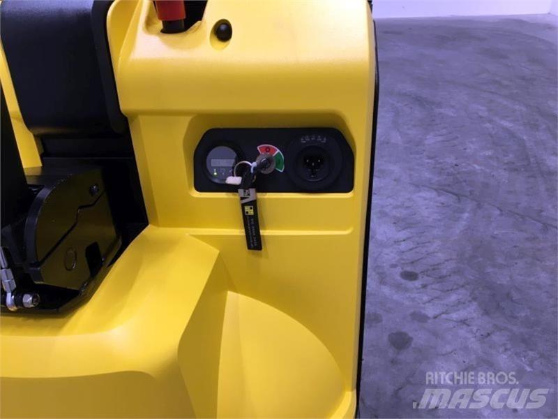 Hyster P1.6 معدات الرفع منخفض المستوى