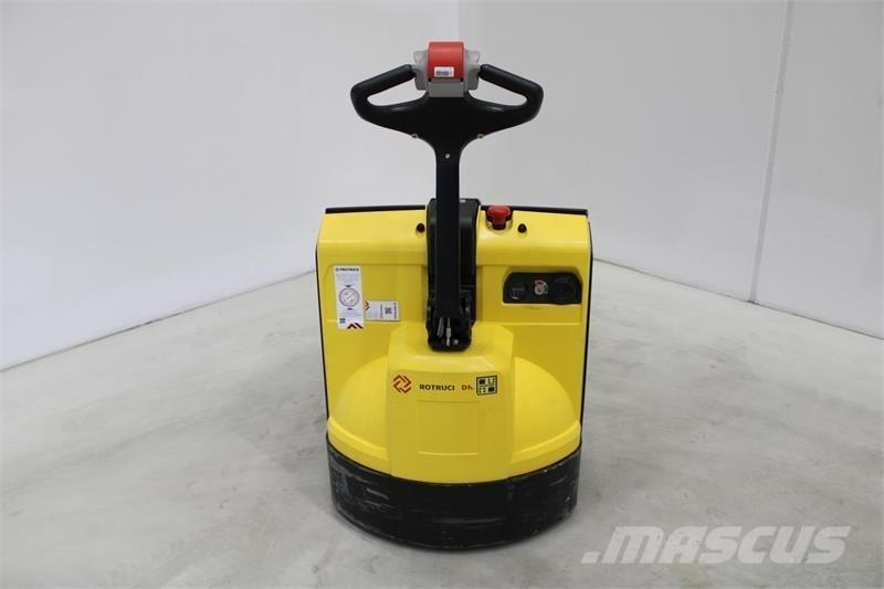 Hyster P1.6 معدات الرفع منخفض المستوى