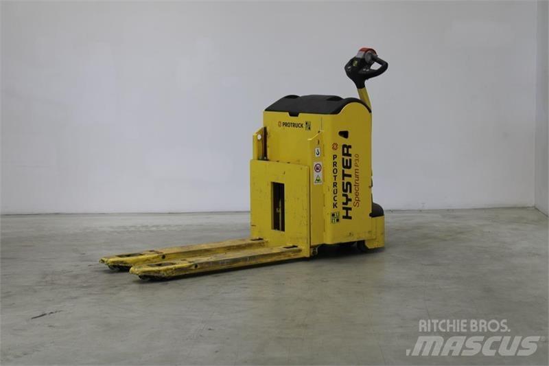 Hyster P3.0 معدات الرفع منخفض المستوى