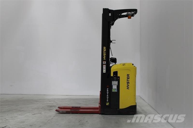 Hyster RS1.6 شاحنات مناولة ذاتية الدفع