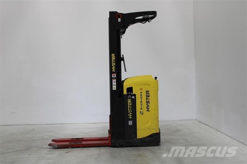 Hyster RS1.6 شاحنات مناولة ذاتية الدفع