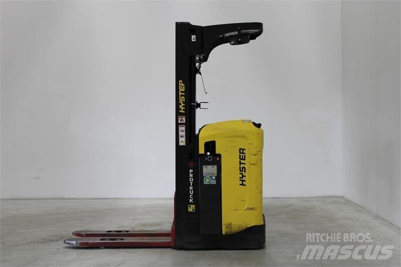 Hyster RS1.6 شاحنات مناولة ذاتية الدفع