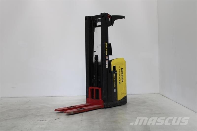 Hyster RS1.6 شاحنات مناولة ذاتية الدفع
