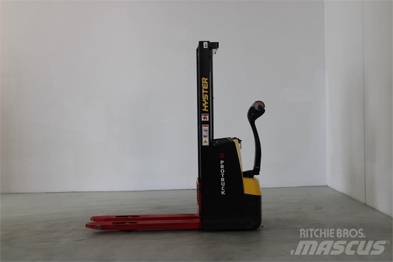 Hyster S1.0E شاحنات مناولة ذاتية الدفع