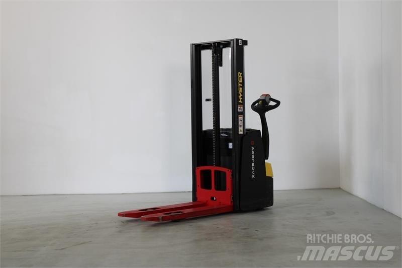 Hyster S1.0E شاحنات مناولة ذاتية الدفع