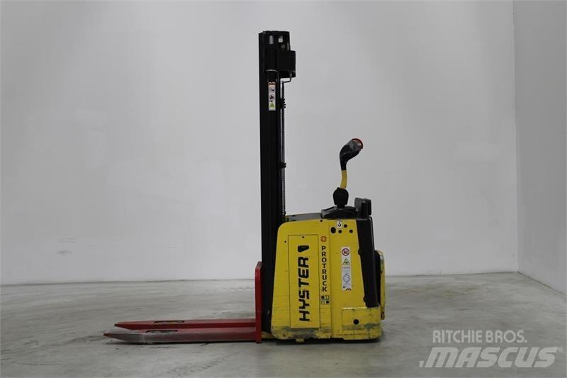 Hyster S1.5S شاحنات مناولة ذاتية الدفع