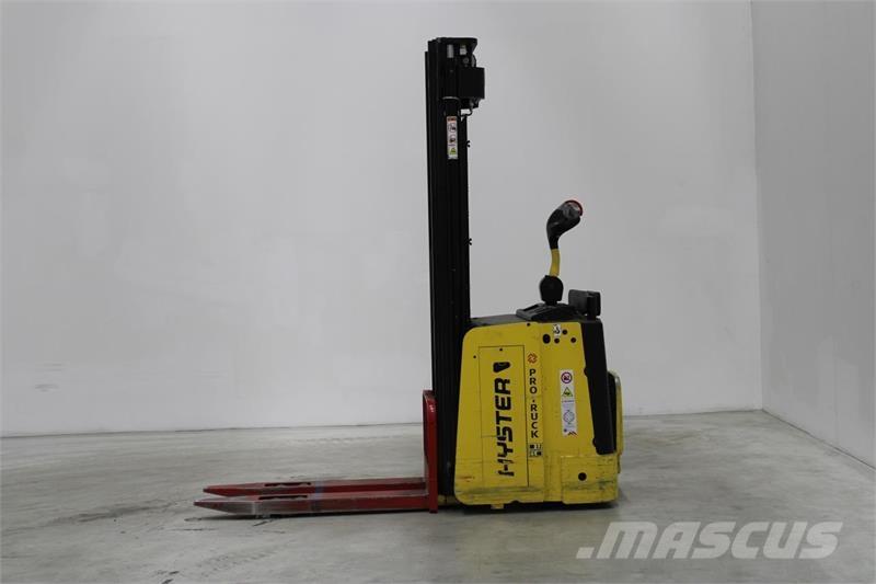 Hyster S1.5S شاحنات مناولة ذاتية الدفع