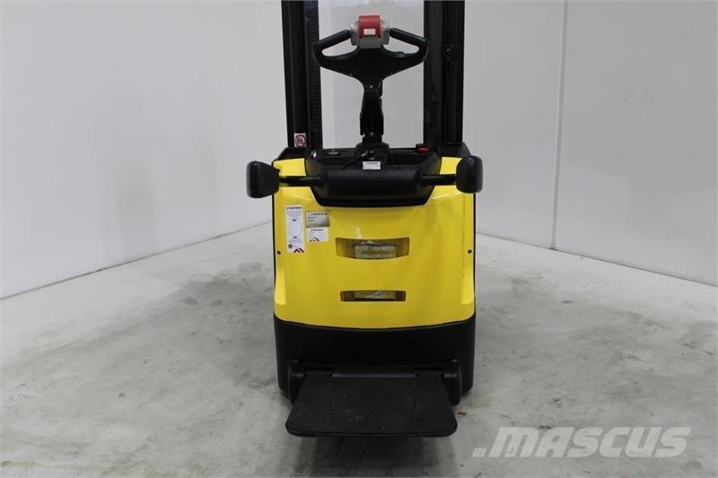 Hyster S1.6S شاحنات مناولة ذاتية الدفع