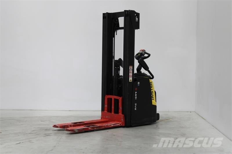 Hyster S1.6S شاحنات مناولة ذاتية الدفع