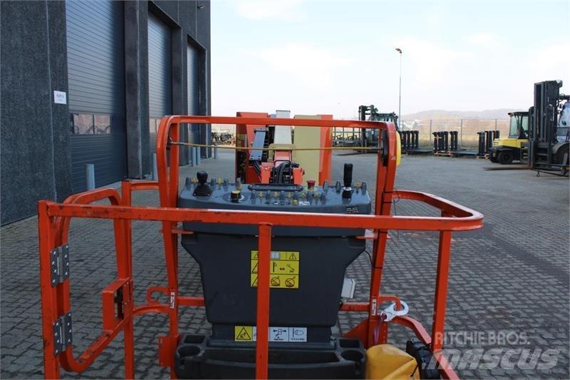 JLG E300AJP رافعات سلة مفصلية