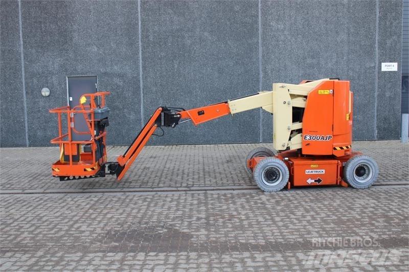 JLG E300AJP رافعات سلة مفصلية
